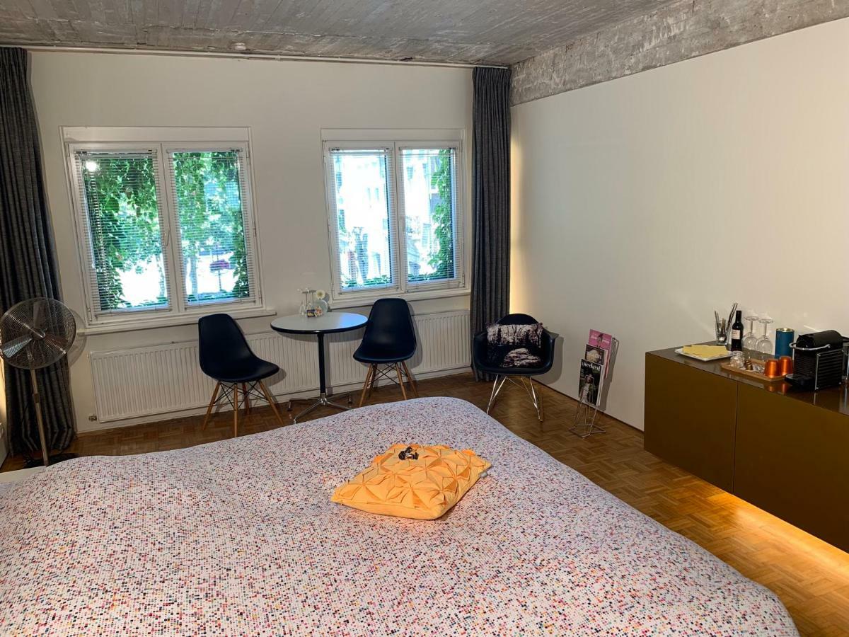 B&B Yellow Submarine Antwerp Luaran gambar