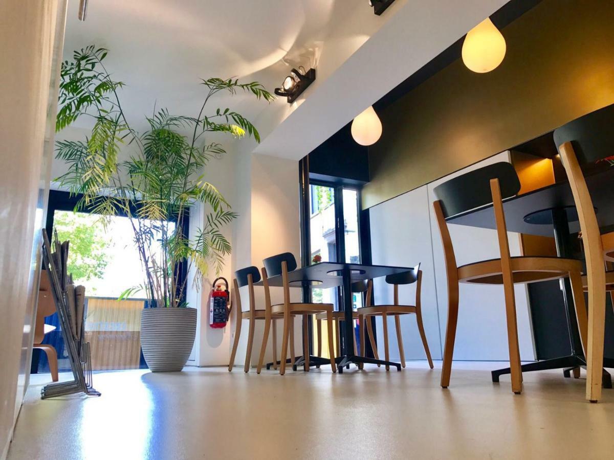 B&B Yellow Submarine Antwerp Luaran gambar