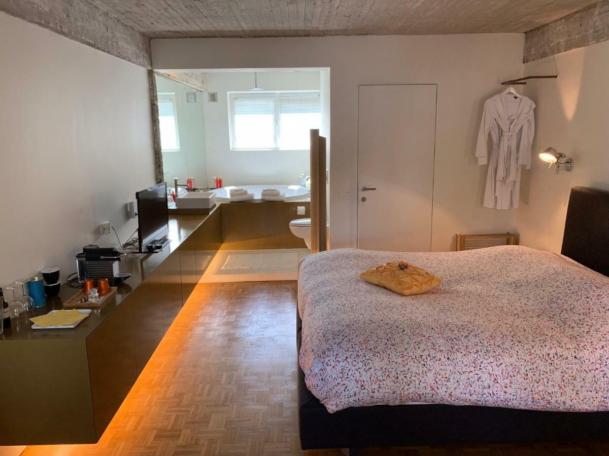 B&B Yellow Submarine Antwerp Luaran gambar